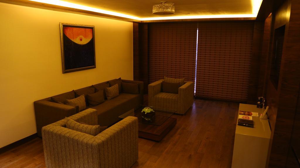 The Lalit 5* Chandigarh